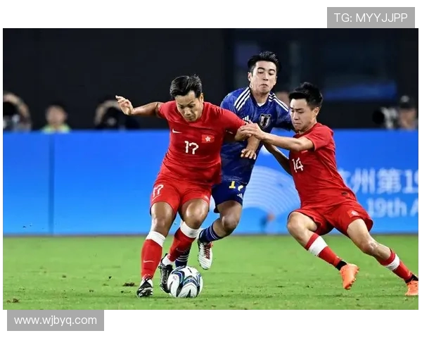 中国足球队迎战日本,国足备战亚预赛全力以赴誓求突破 中国足球队迎战日本,国足备战亚预赛全力以赴誓求突破